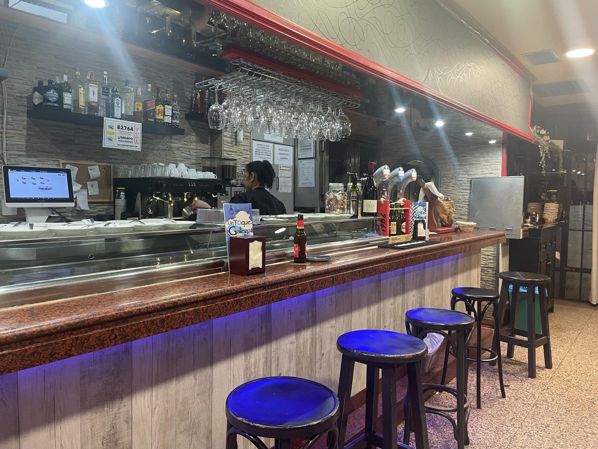 Barra del restaurante Un Toque Gallego